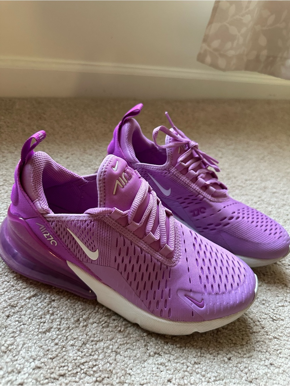 Nike Women's Air Max 270 — Lavender/Purple with White Swoosh - Picture 4 of 10